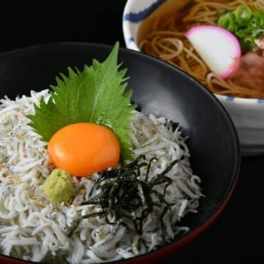 Boiled Young Sardine Bowl & Udon/Soba Noodle Set [Winter Only]